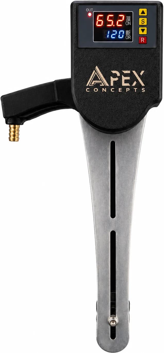 Skimmer de Fita 300 visto de frente: cabeçote com display do timer, saída de óleo e suporte de fixação com rasgo.